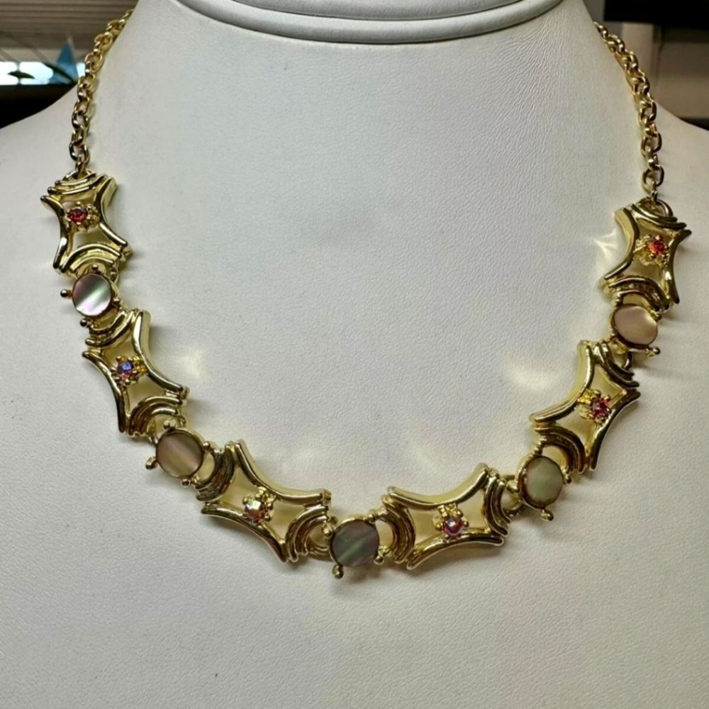 Vtg Tara Goldtone Mother Of Pearl EUC 17"